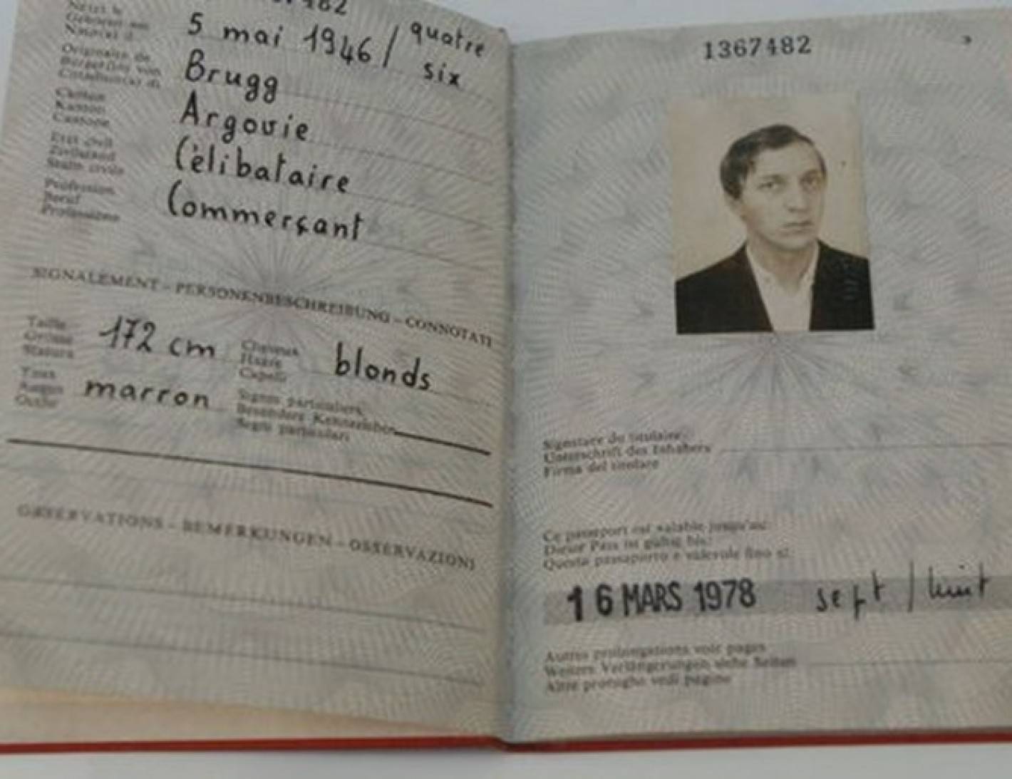 Един от фалшивите паспорти на Франческо Гулино
